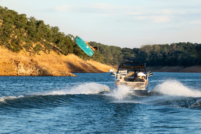 2026_Supreme_S240_On_Water_17-2048x1366