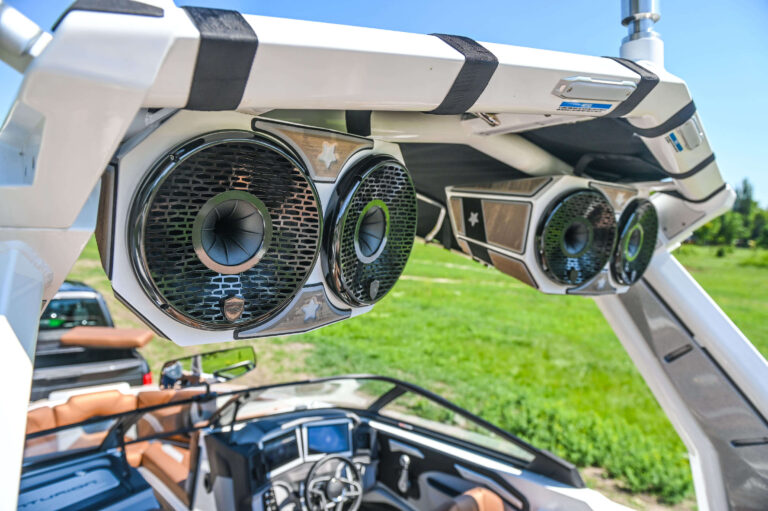 Centurion_2021_Ri245_used_boat-17