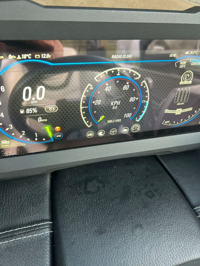 Malibu_2022_22LSV_used_boat-10