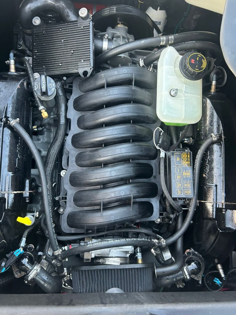 Malibu_2022_22LSV_used_boat-13