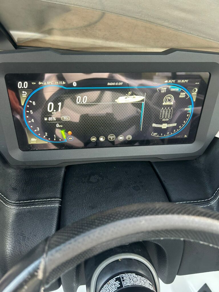 Malibu_2022_22LSV_used_boat-8