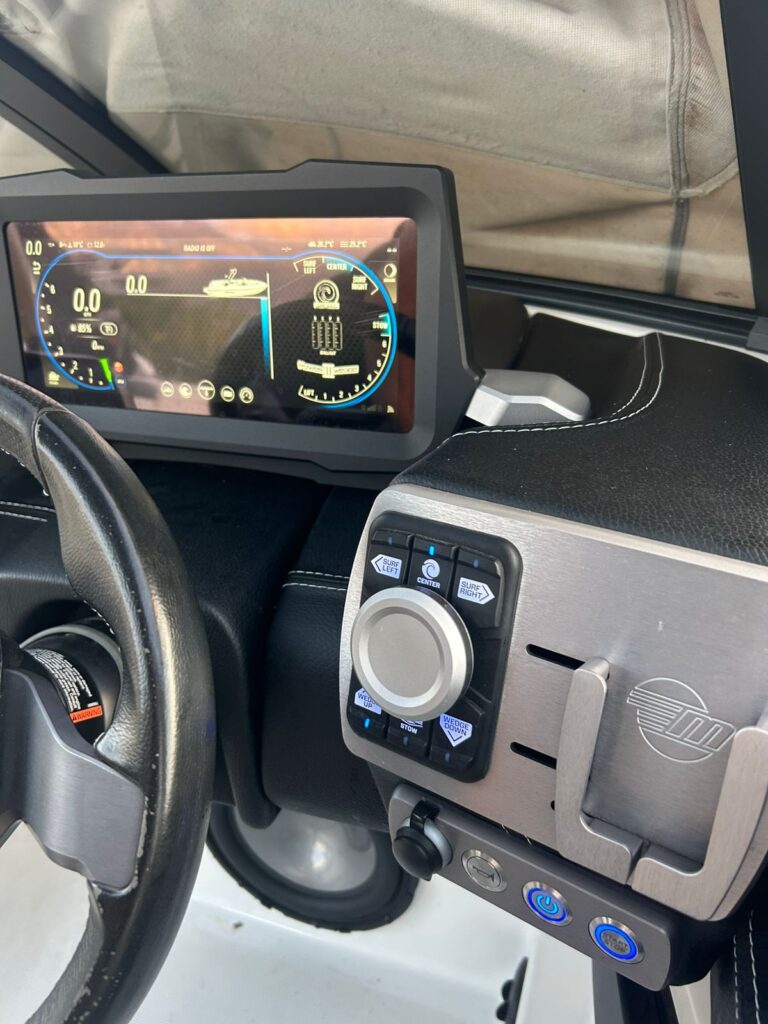 Malibu_2022_22LSV_used_boat-9